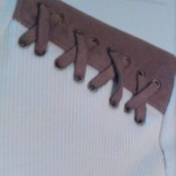 Lauren Ralph Lauren Petite Ribbed Top with Faux Suede Braid Detail - Picture 4 of 6